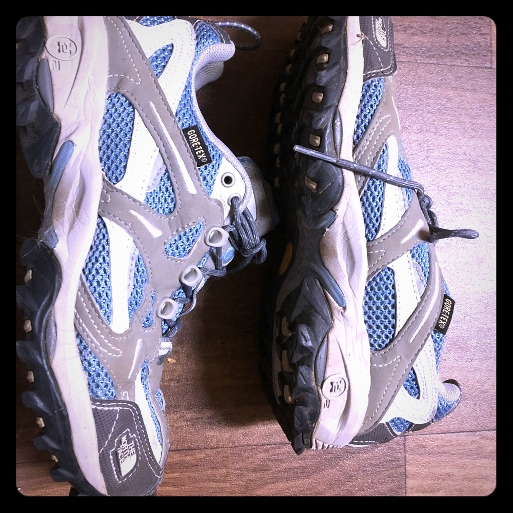 Women’s North Face shoes